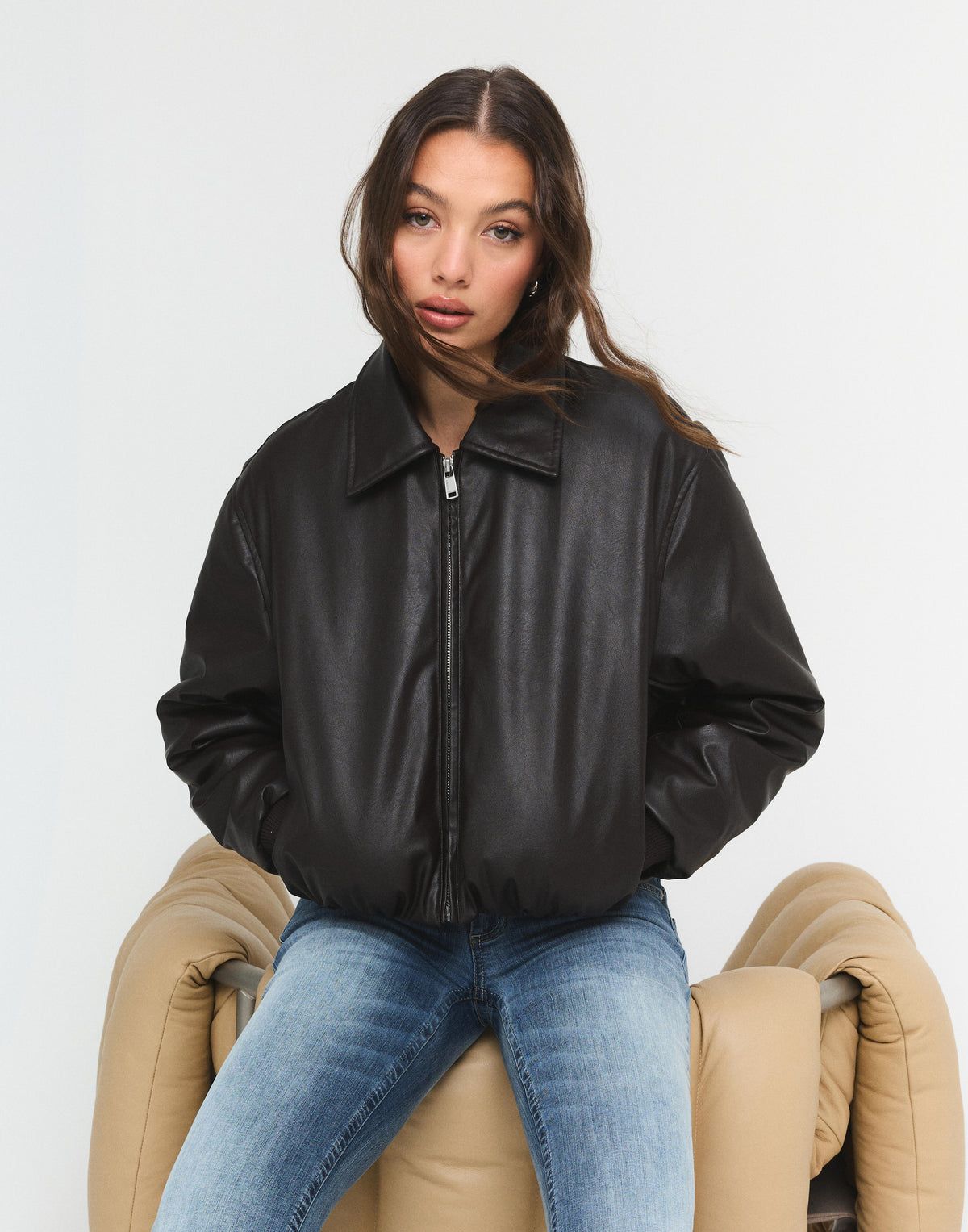 ONLY ONLMARIE Modische Kunstleder-Pufferjacke mit Reißverschluss und praktischen Taschen