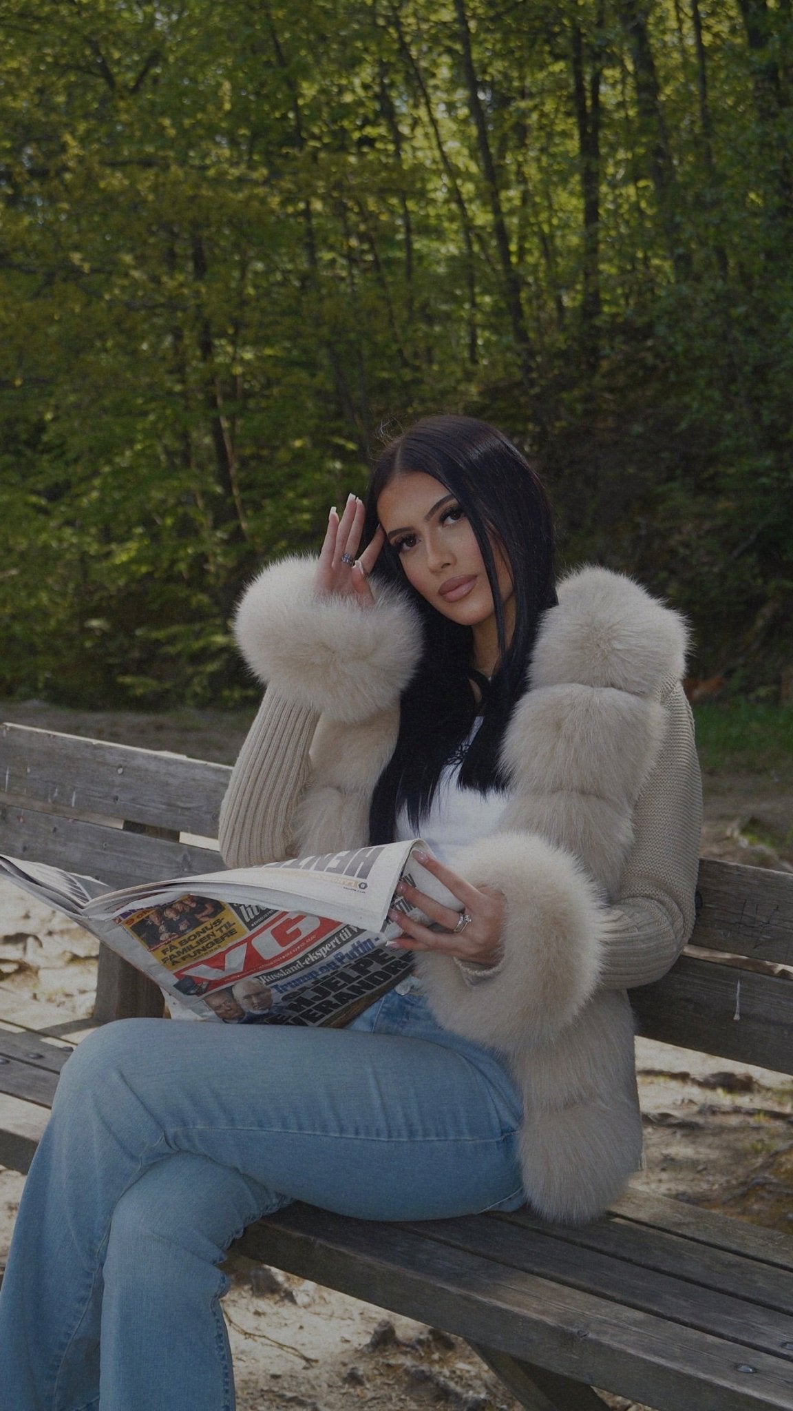 Eleganter Damen Strick-Cardigan mit luxuriösem Kunstfell, Taillengürtel & Feinstrick