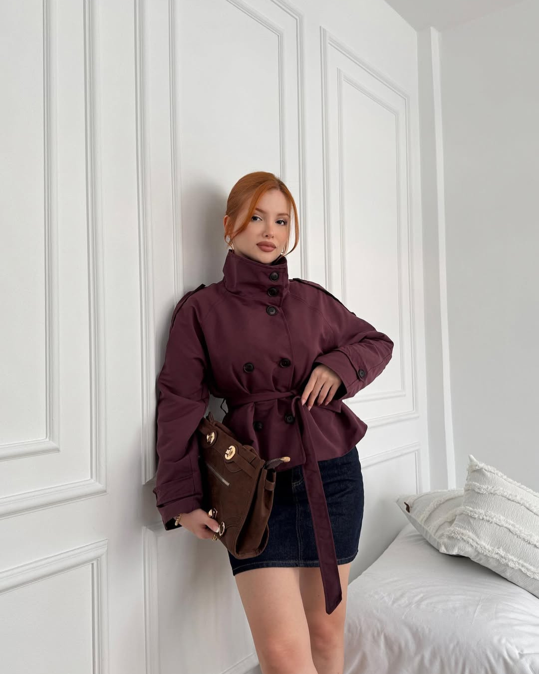 KLARV Kurzer Damen Trenchcoat mit Gürtel in Beige und Olivgrün