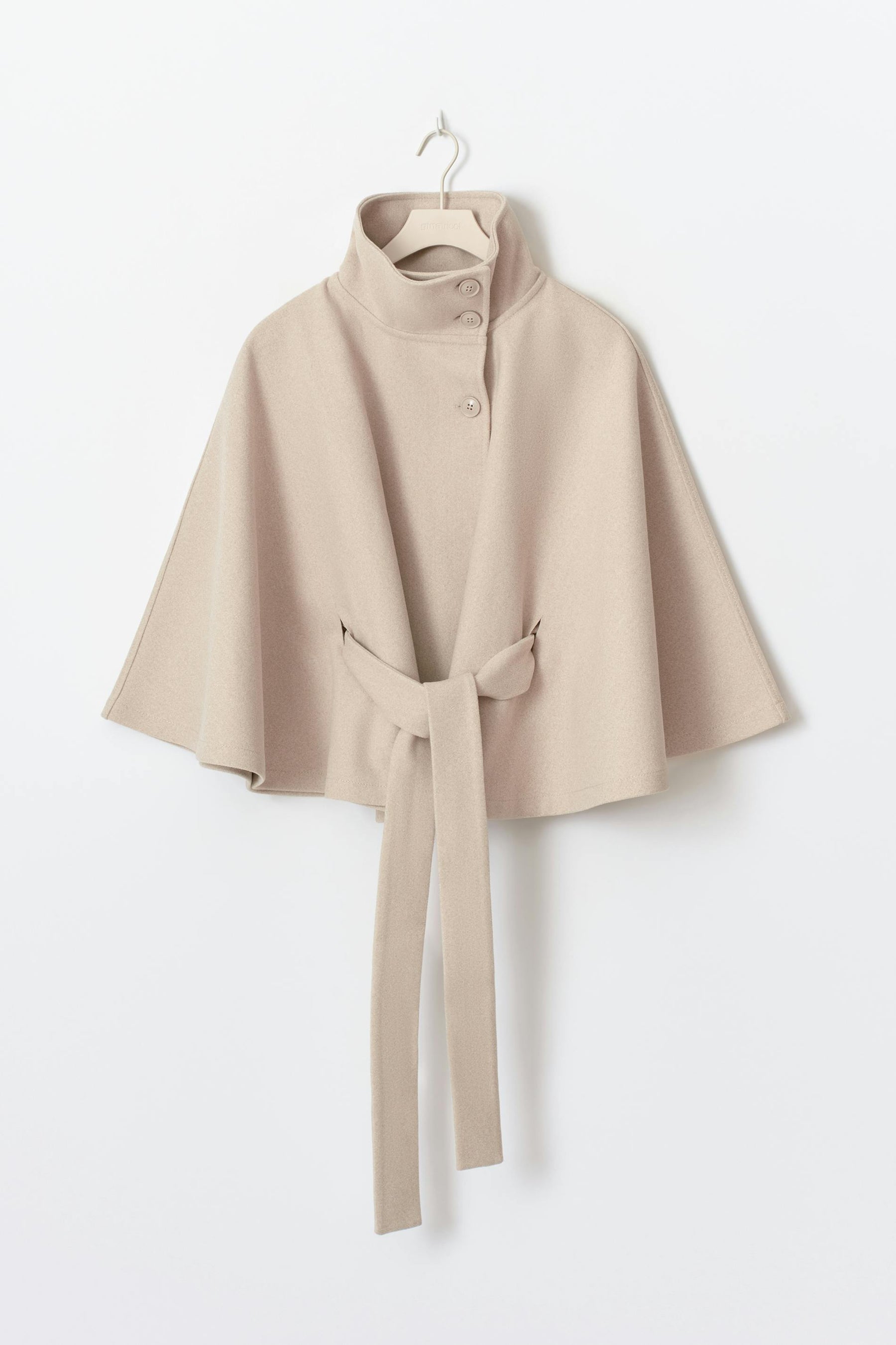 Elegante Beige Cape-Jacke mit Gürtel und hohem Kragen