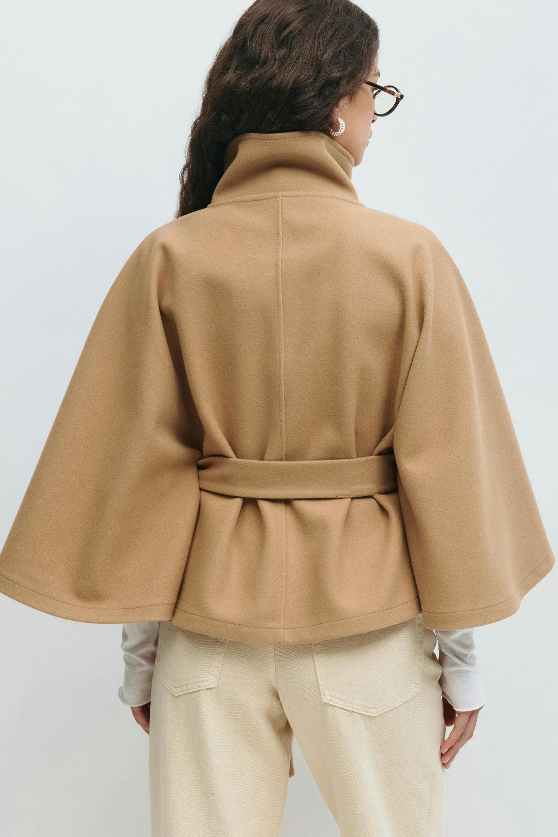 Gina Tricot Belt Cape Jacke Beige Camel Oversize Mantel
