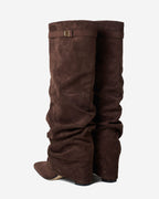 Lavista Slouchy Wildleder Kniehohe Stiefel in Braun mit verstecktem Absatz