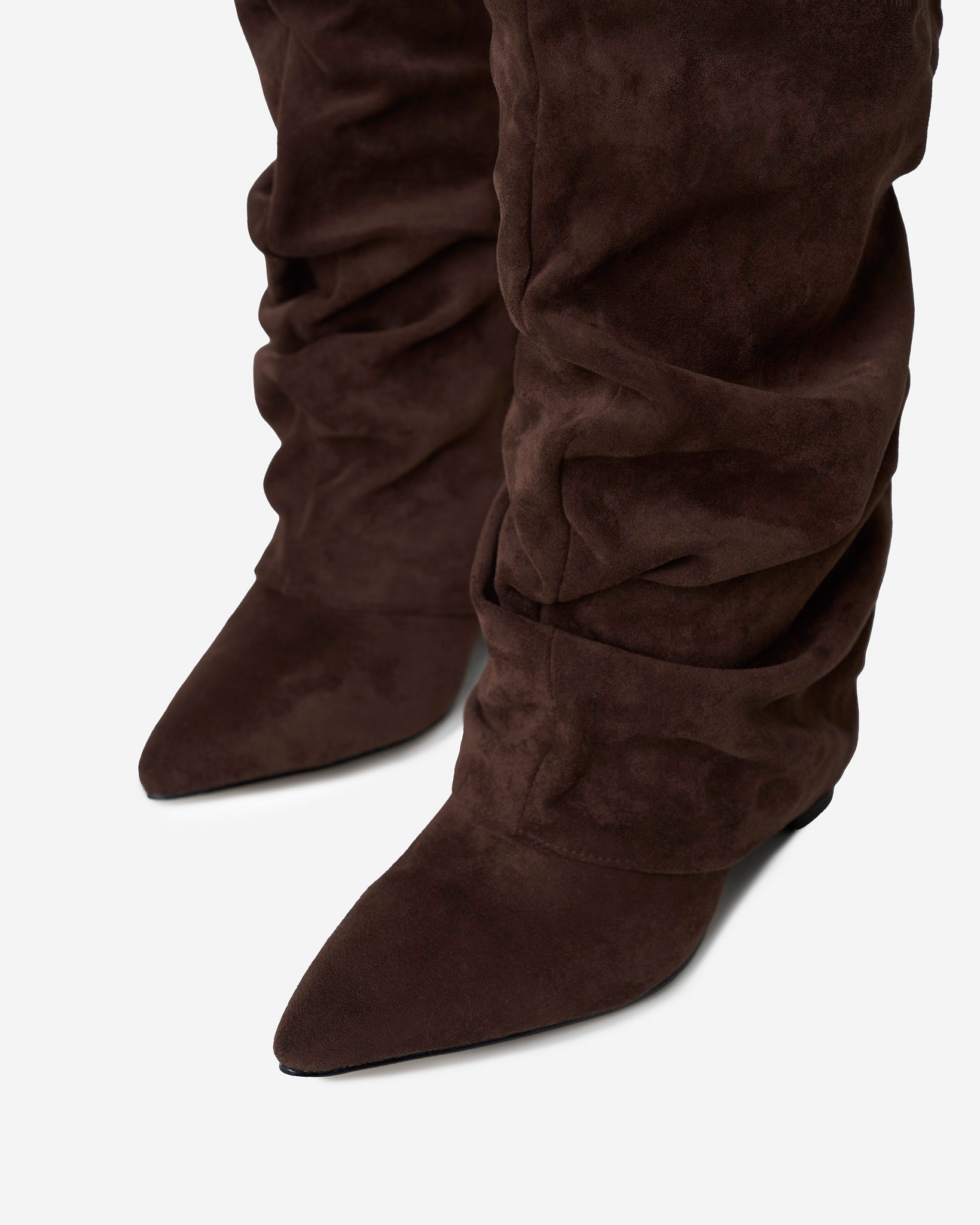 Lavista Slouchy Wildleder Kniehohe Stiefel in Braun mit verstecktem Absatz
