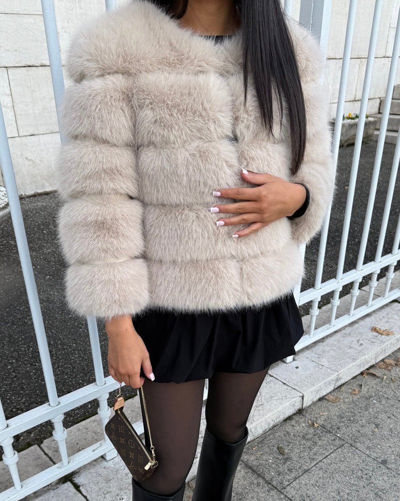 Foxy Cadéro Kurze Kunstfelljacke für Damen - Voluminös, Warm & Elegant