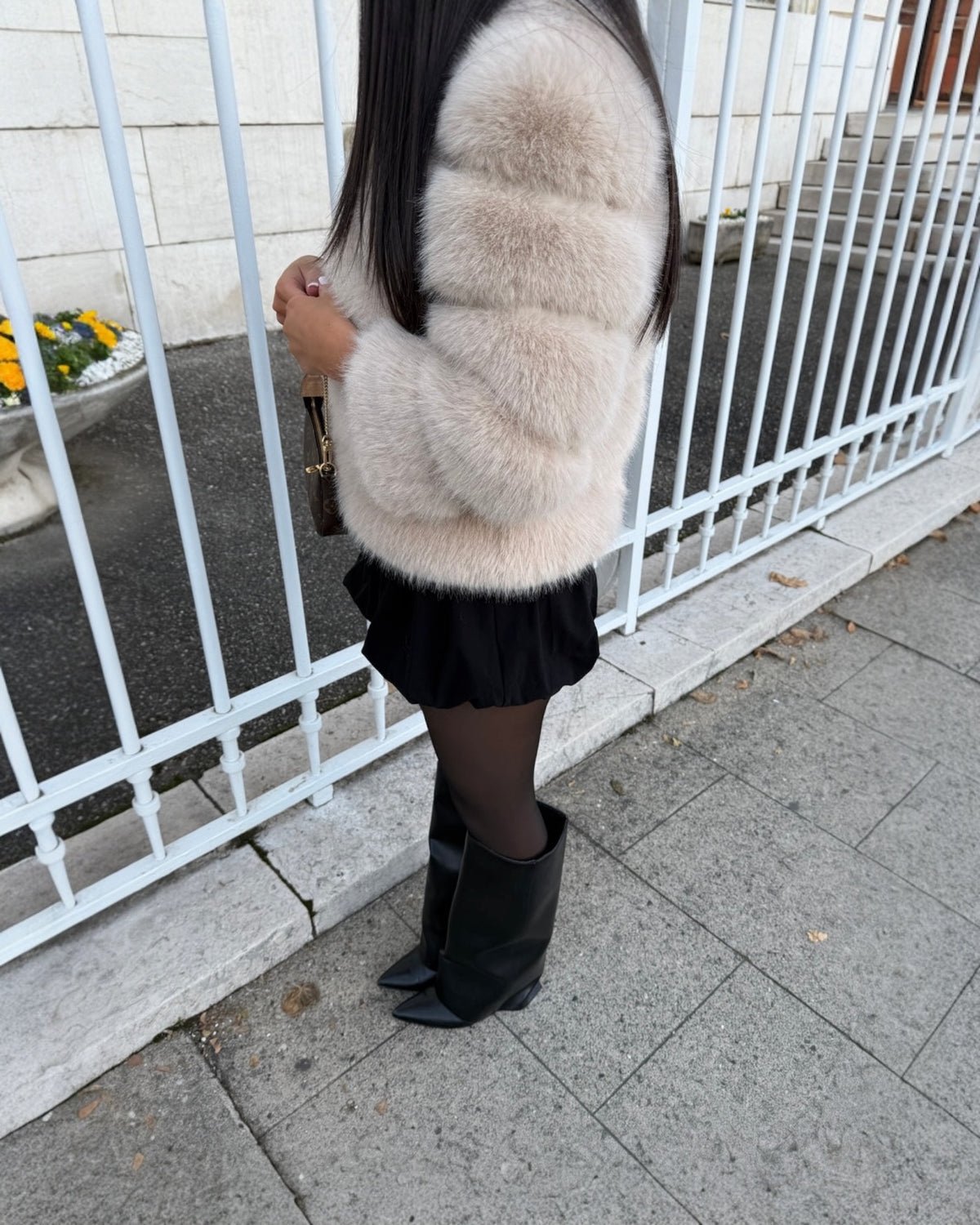 Foxy Cadéro Kurze Kunstfelljacke für Damen - Voluminös, Warm & Elegant