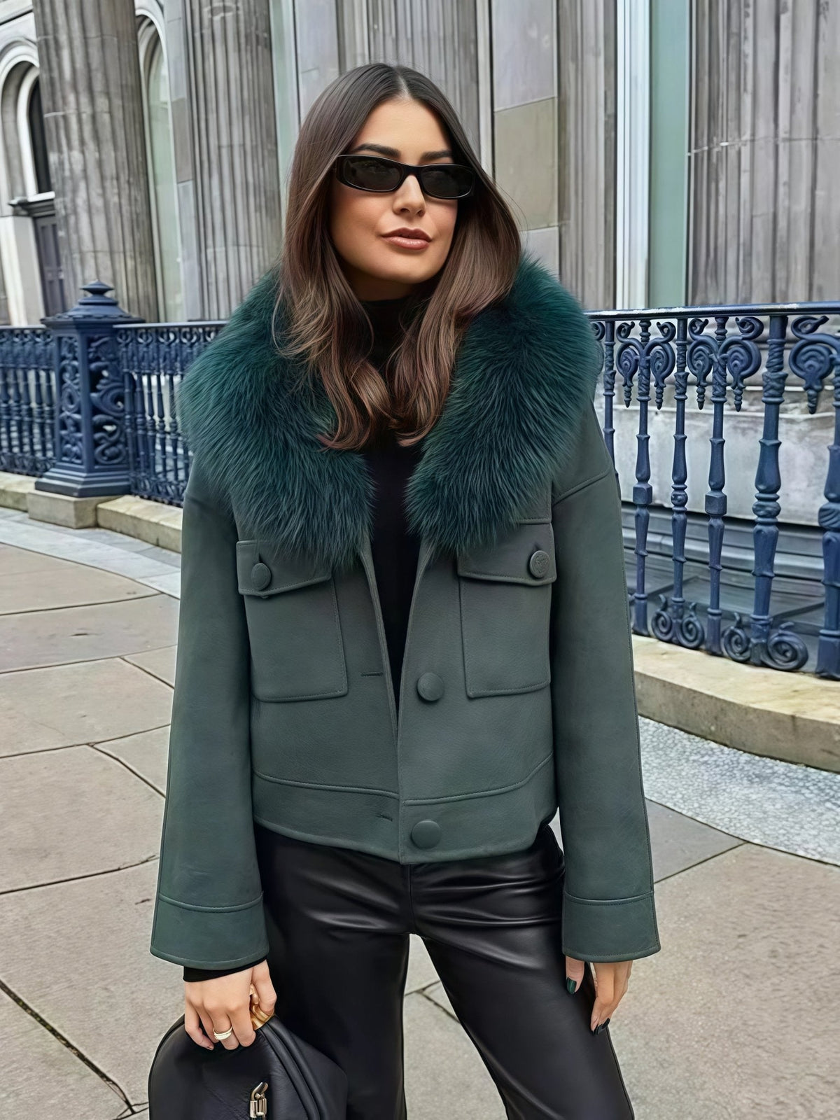 Elegante Montparnasse Smaragdgrüne Kurzjacke: Luxuriöser Webpelzkragen & Velours-Optik