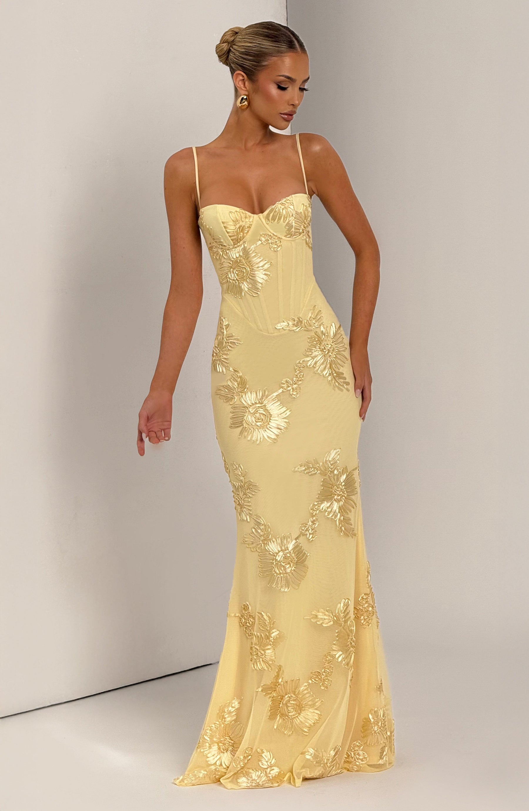 https://cdn.shopify.com/s/files/1/2060/7491/files/nefertiti-maxi-dress-lemon-dress-babyboo-fashion-1176348562.jpg?v=1756292399