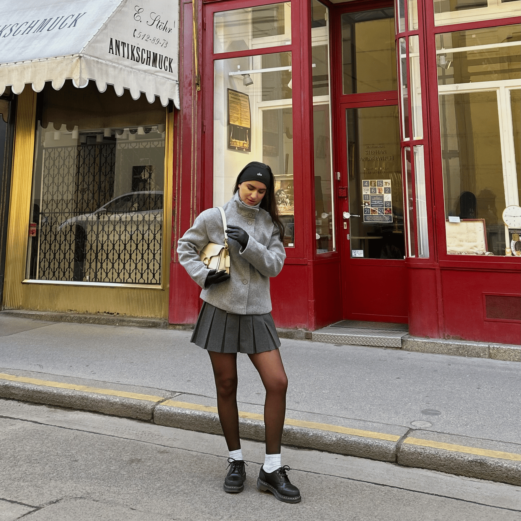 Rosalia Elegante Damenjacke mit Stehkragen für den herbstlichen Streetstyle